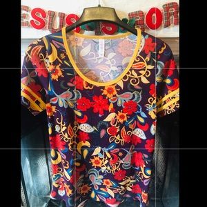 Brand New LuLaRoe, classic T size Small